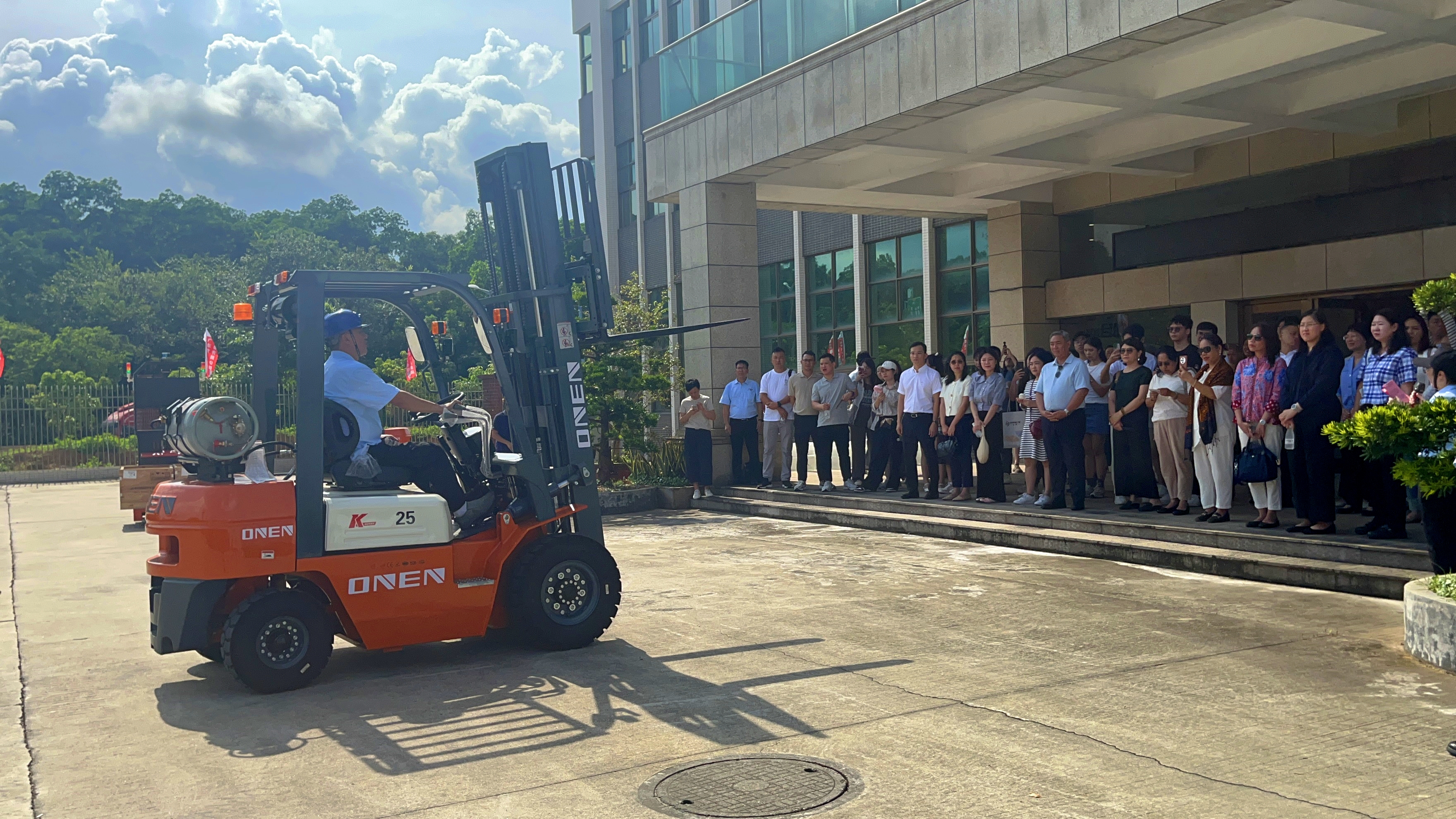 4-LPG雙燃料叉車展示原p好