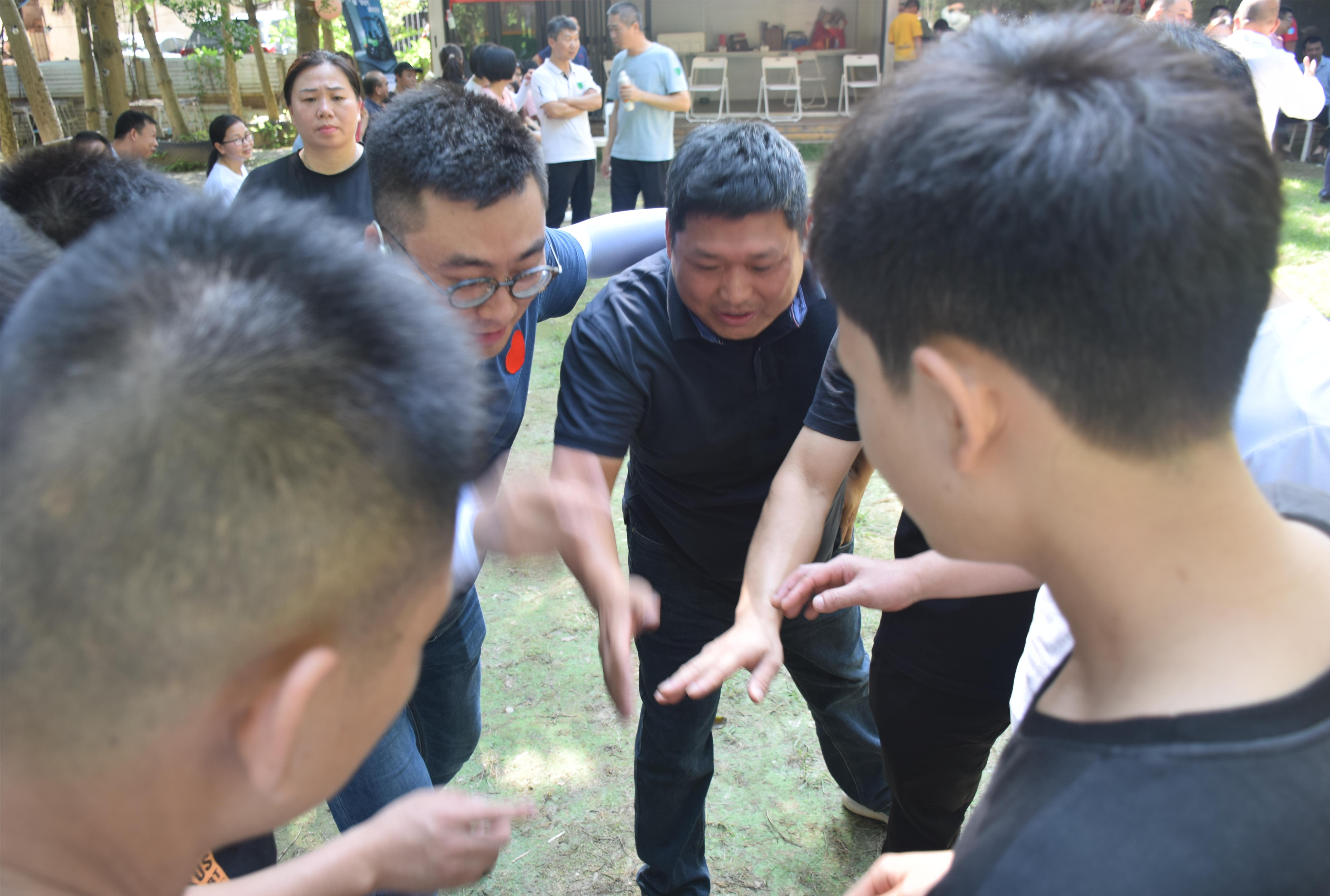 歐能電動(dòng)叉車-2