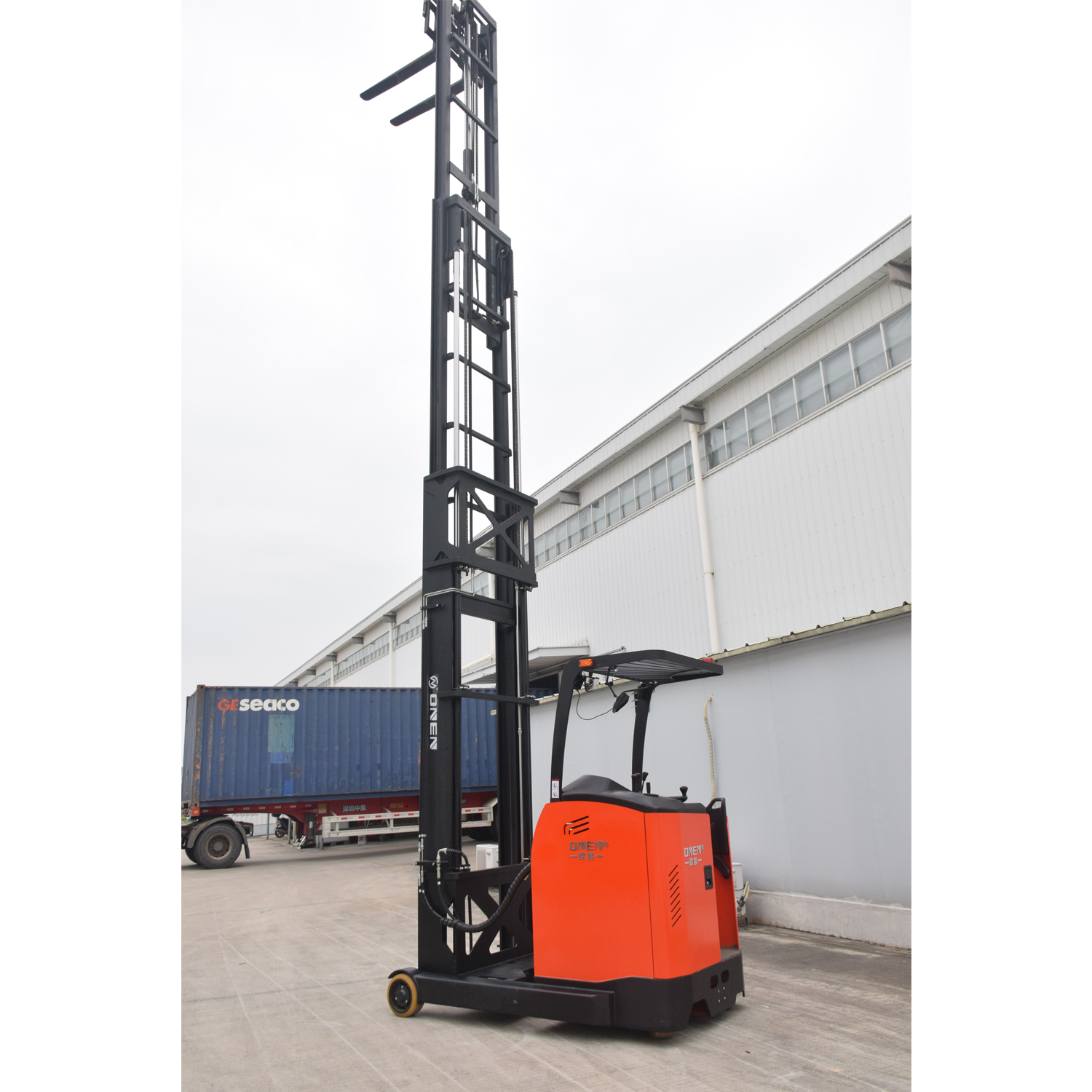 欧能堆垛车图片