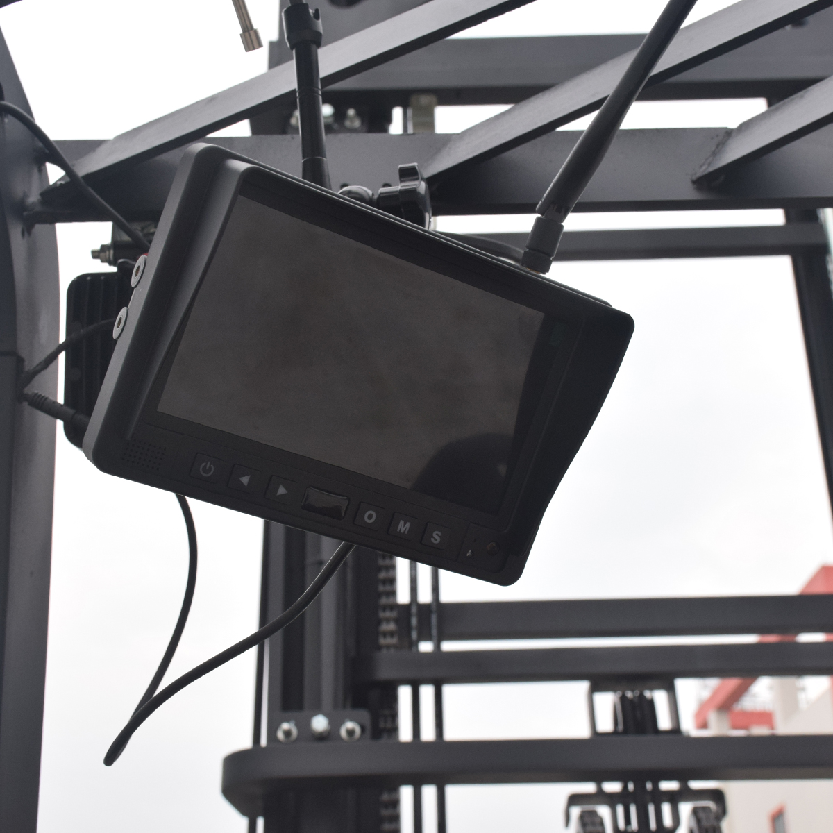货架前移式叉车