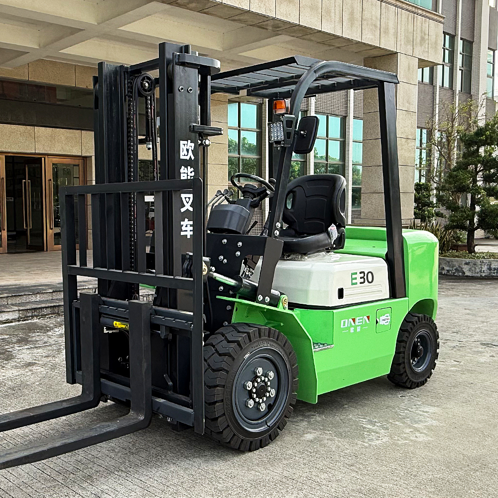 欧能3吨油改电叉车4.5米门架 80V/205Ah锂电池 免维护